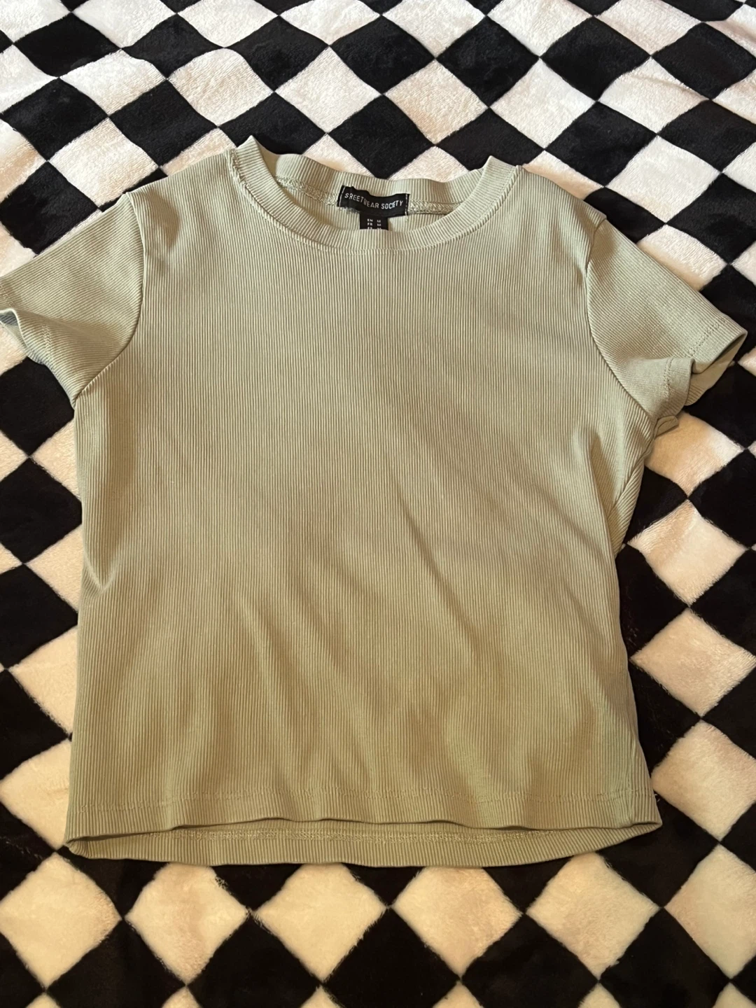 Ribbed T-Shirt basic Sade green