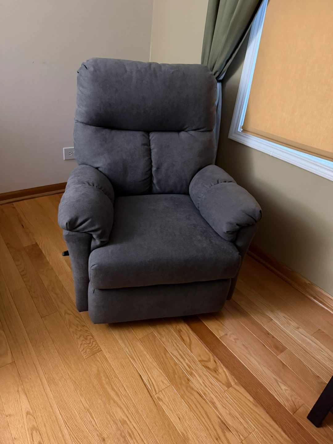 Gray Recliner Chair - photo 2