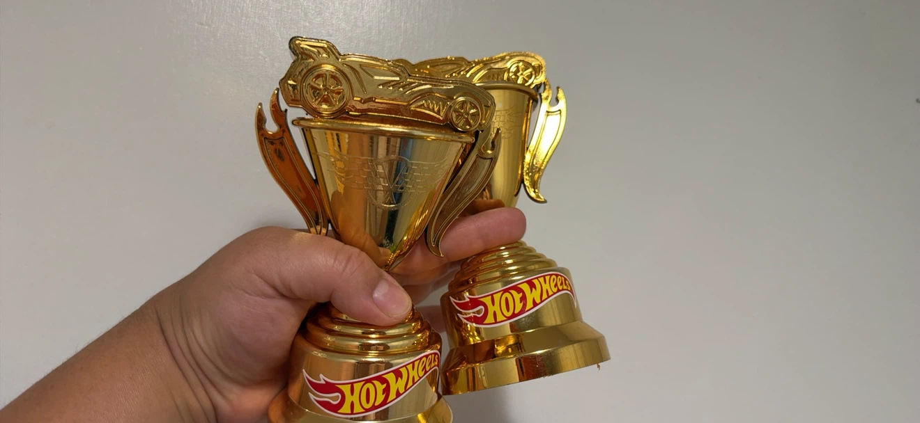 Hot Wheels Gold Trophy with Car Top - photo 4
