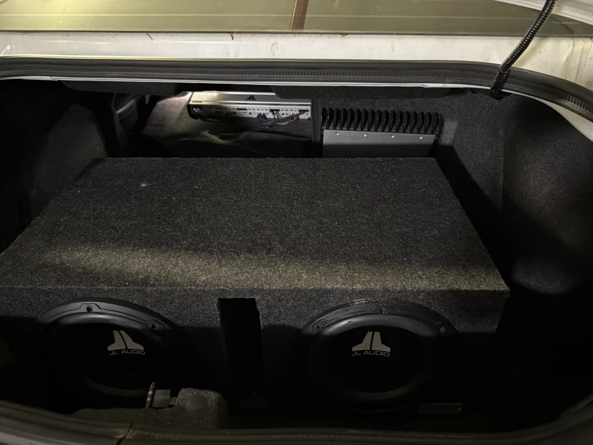 JL Audio Car Subwoofer and Amplifier Set - photo 4