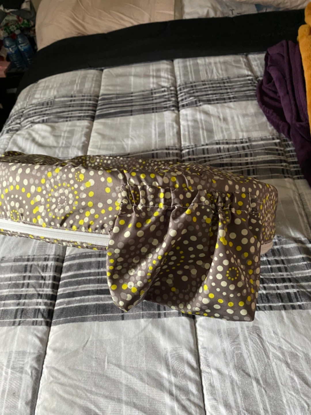 Nursing Pillow with Dot Pattern - photo 3