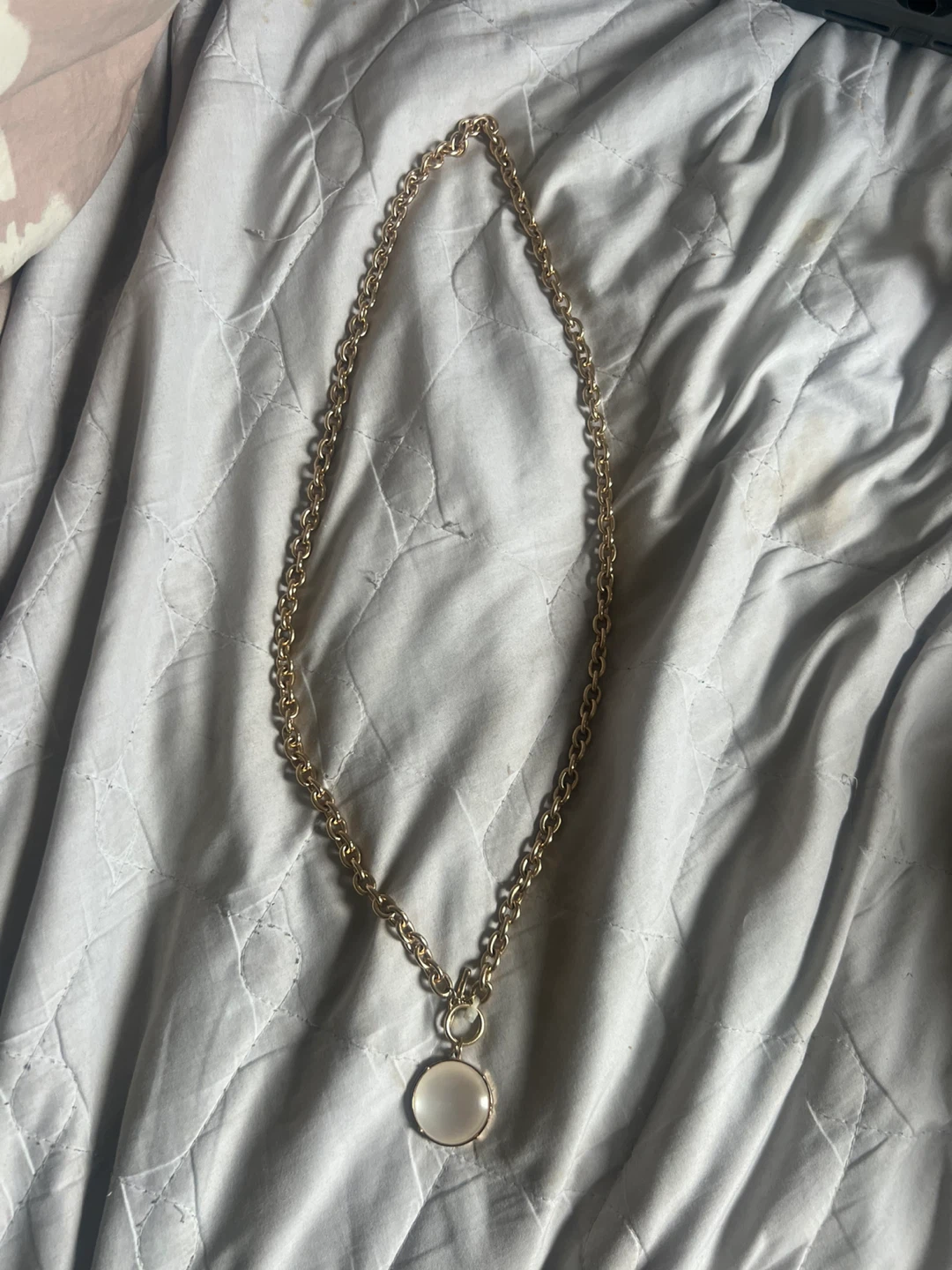 Gold tone necklace with white pendant - photo 2