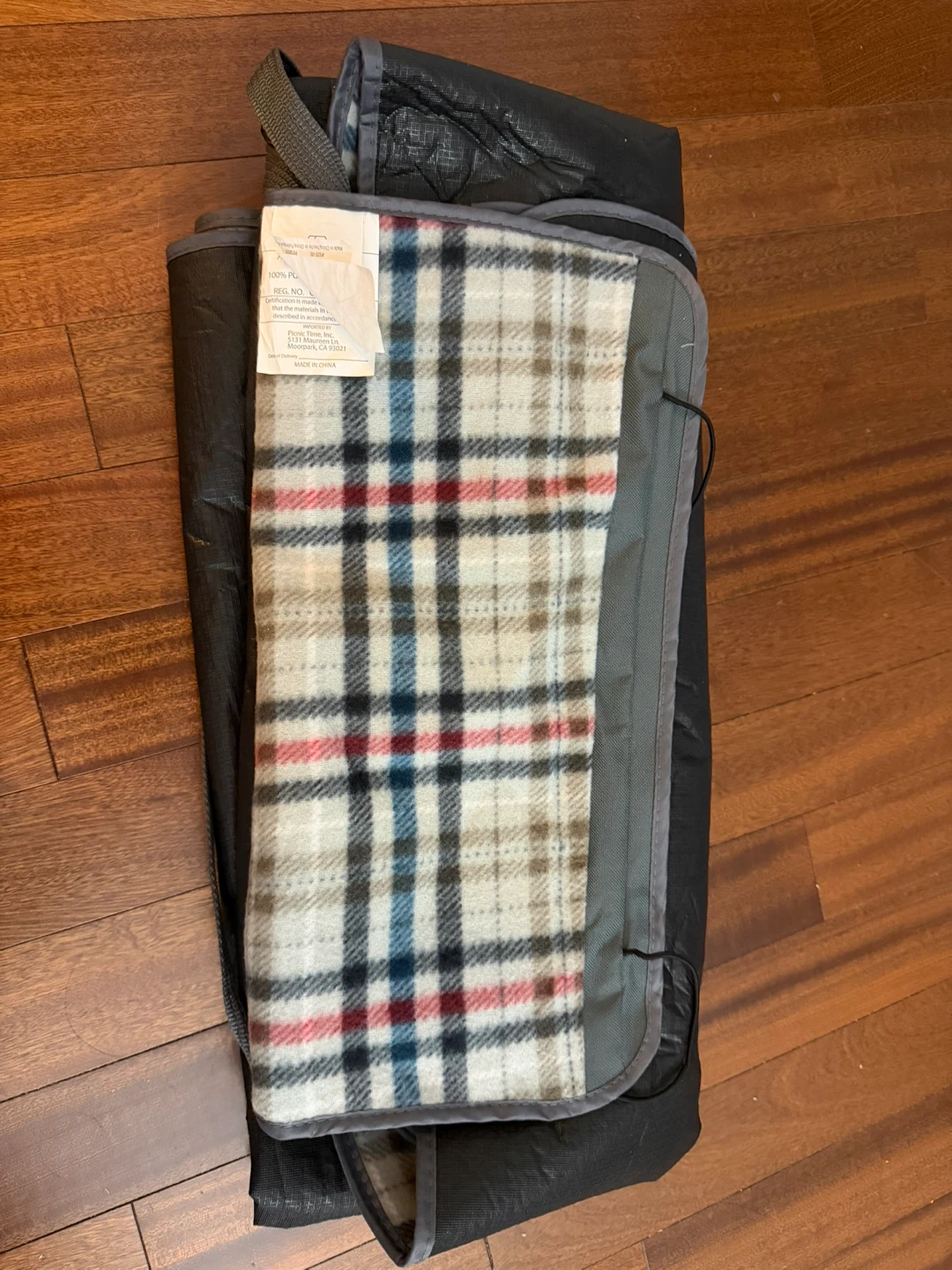 Oniva Picnic Blanket with Carrying Strap - photo 4