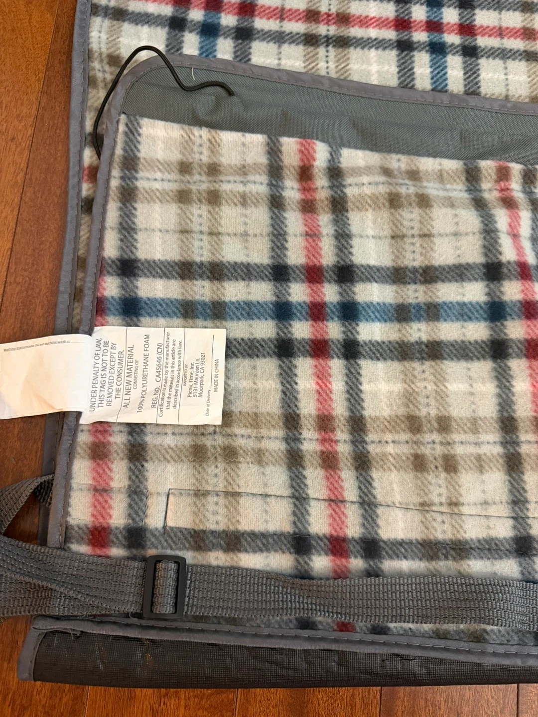 Oniva Picnic Blanket with Carrying Strap - photo 3