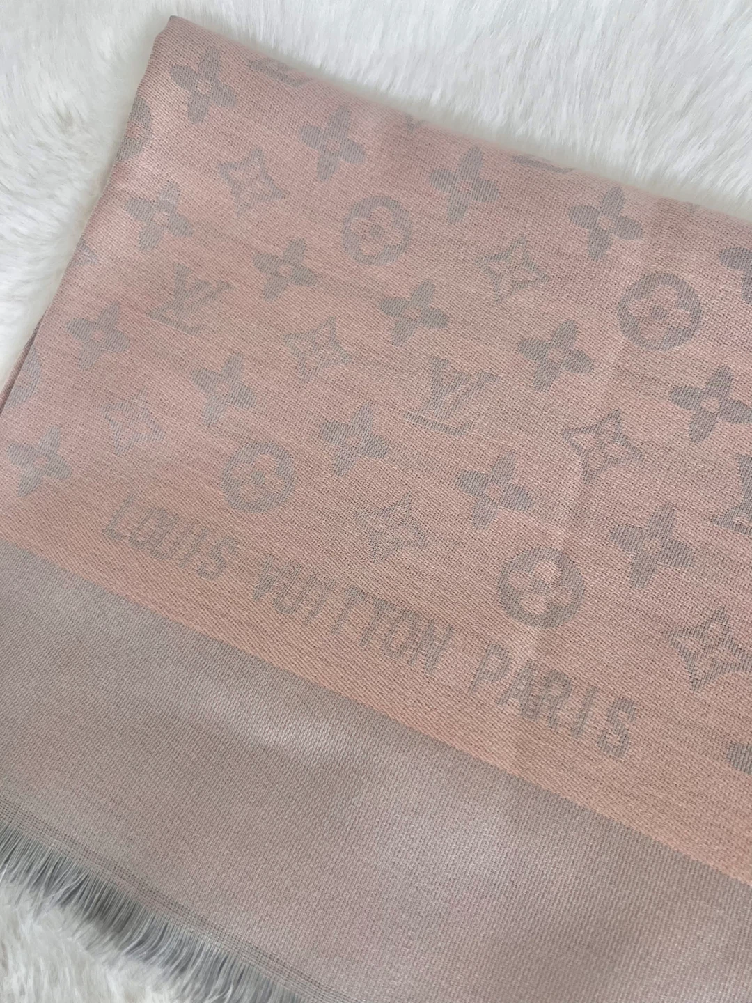 Louis Vuitton Scarf - baby pink Monogram - photo 2