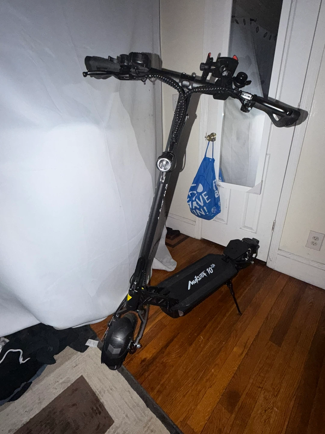 MUKUTA 10 Lite Electric Scooter / Flat Back Tire
