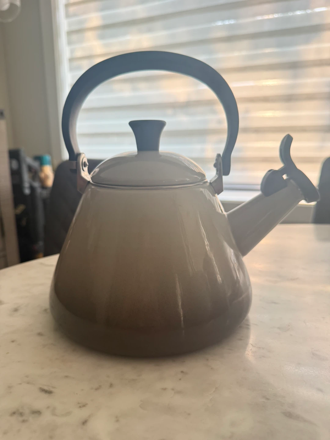 Le Creuset Kone Whistling Tea Kettle in Colour Nutmeg
