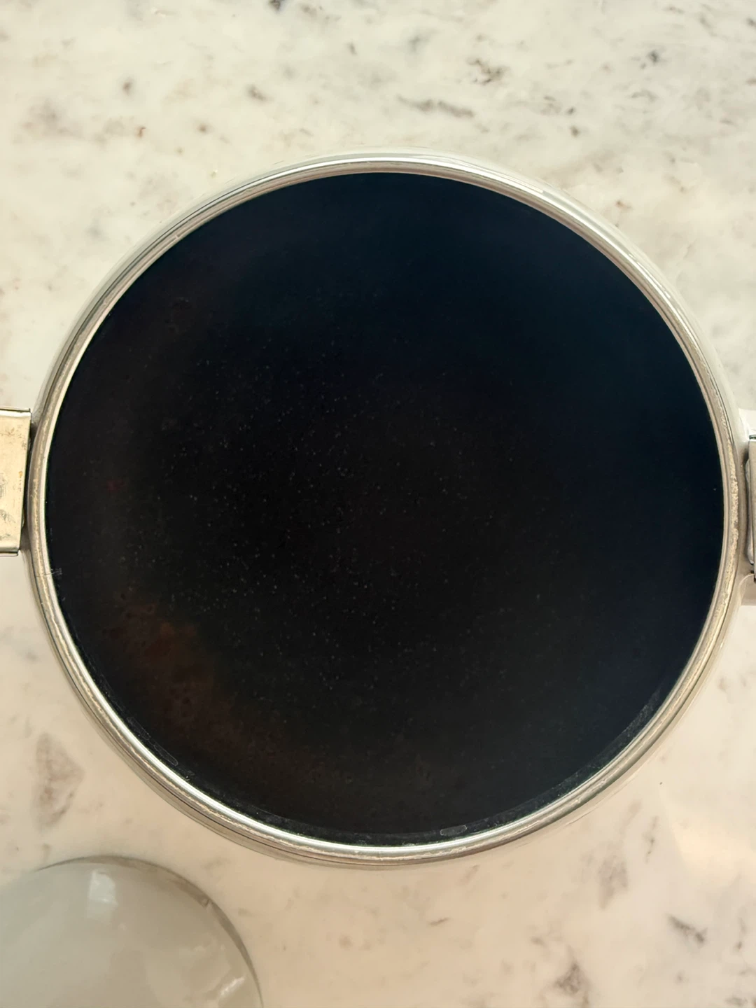 Le Creuset Kone Whistling Tea Kettle in Colour Nutmeg - photo 2