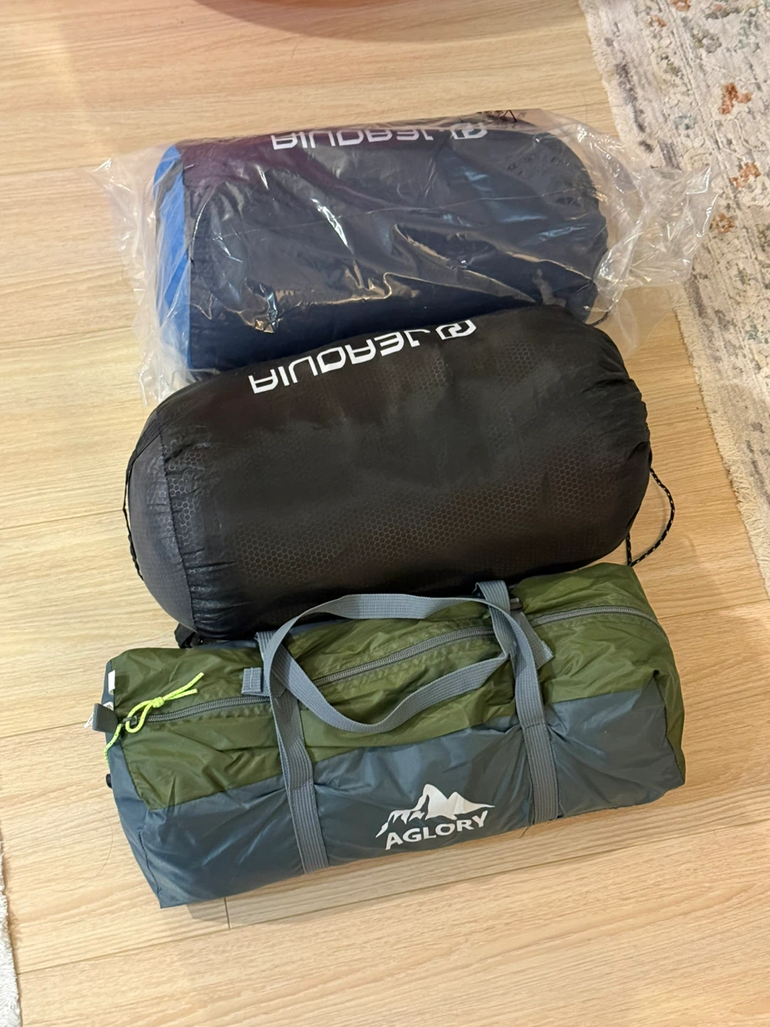 NEW Camping Tent 2/4/8 Person Tent with 2 sleeping bags