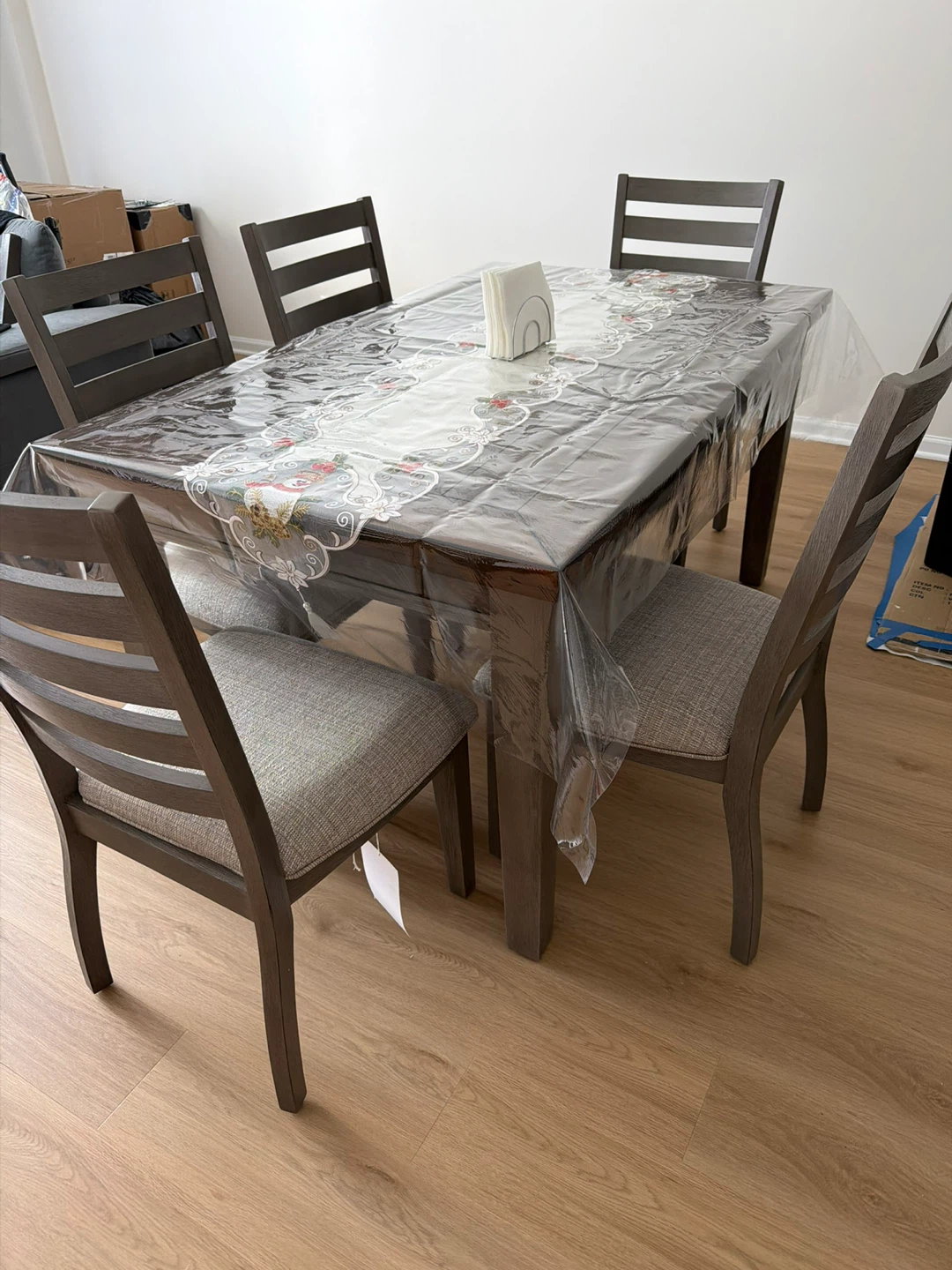 Dining Table and 6 Chairs Set