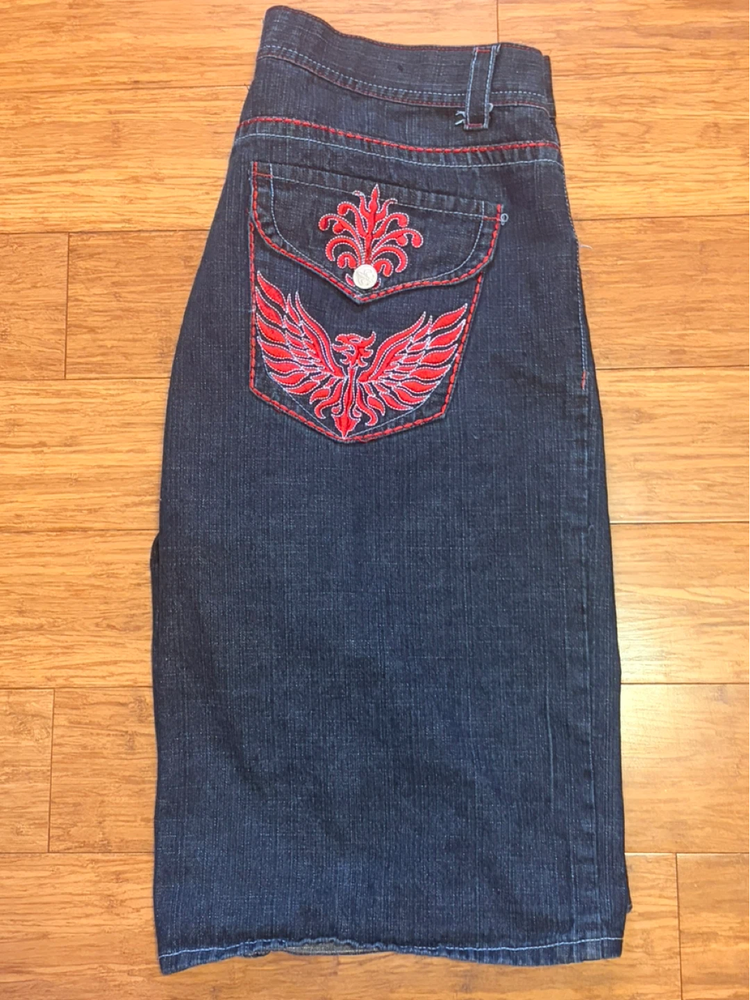 Y2K baggy skater jorts