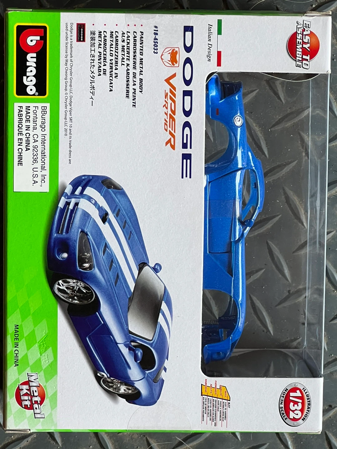 Bburago Dodge Viper SRT10 Metal Kit 1/32 - photo 2