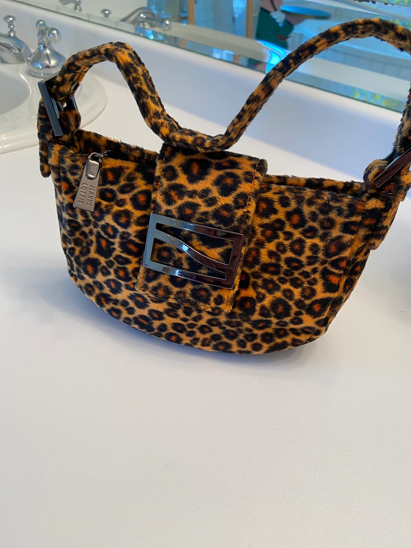 Jeanne Lottie Leopard Print Furry Shoulder Bag - photo 3