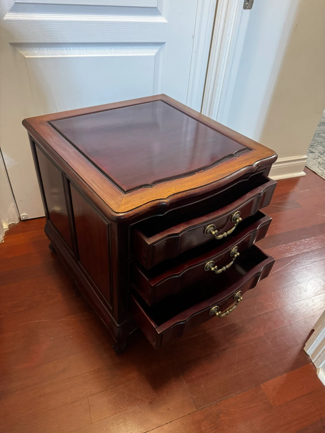 Classic solid cherry wood nightstand - photo 2