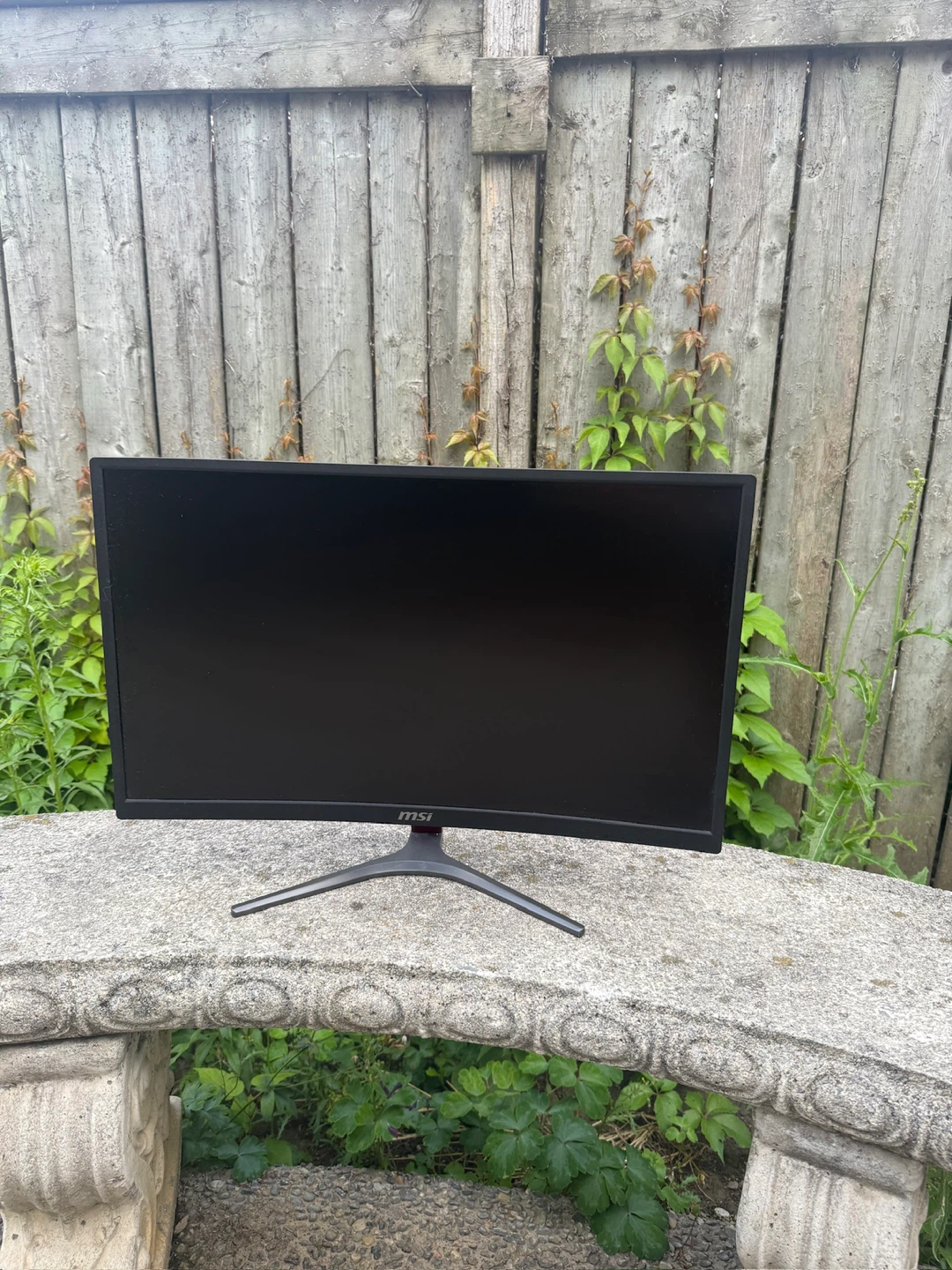 MSI Optix G24C 24-inch Curved Gaming Monitor - photo 2