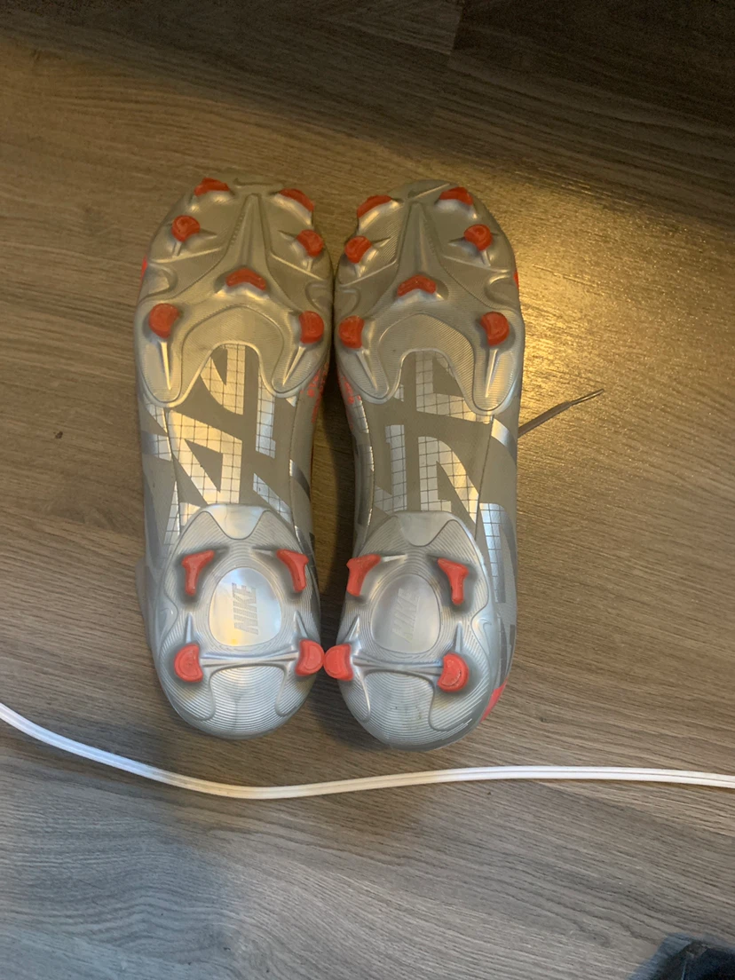 Size 11 Nike Mercurial Soccer Cleats - photo 5