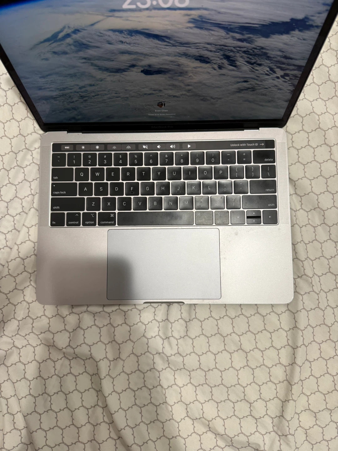 Apple MacBook Pro 13in 2017 i5 2.3GHz 8GB - photo 2