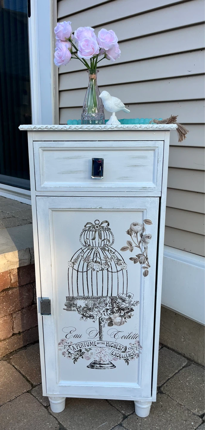 LOVELY DISTRESSED CABINET WITH DESIGN ON