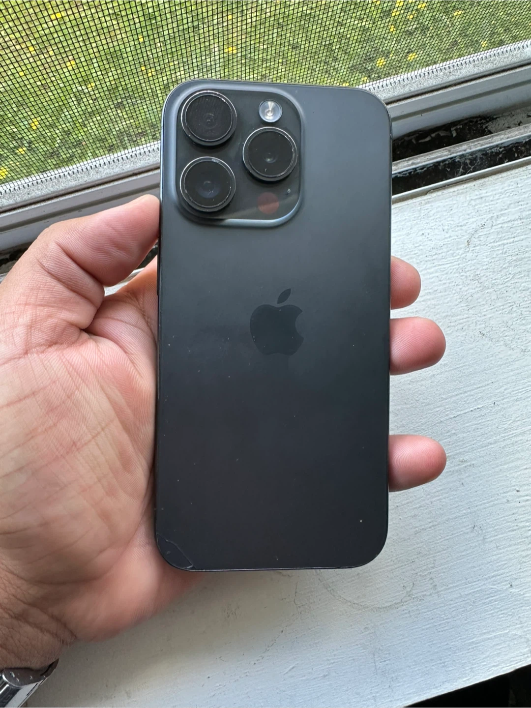 Apple iPhone 15 Pro - photo 3