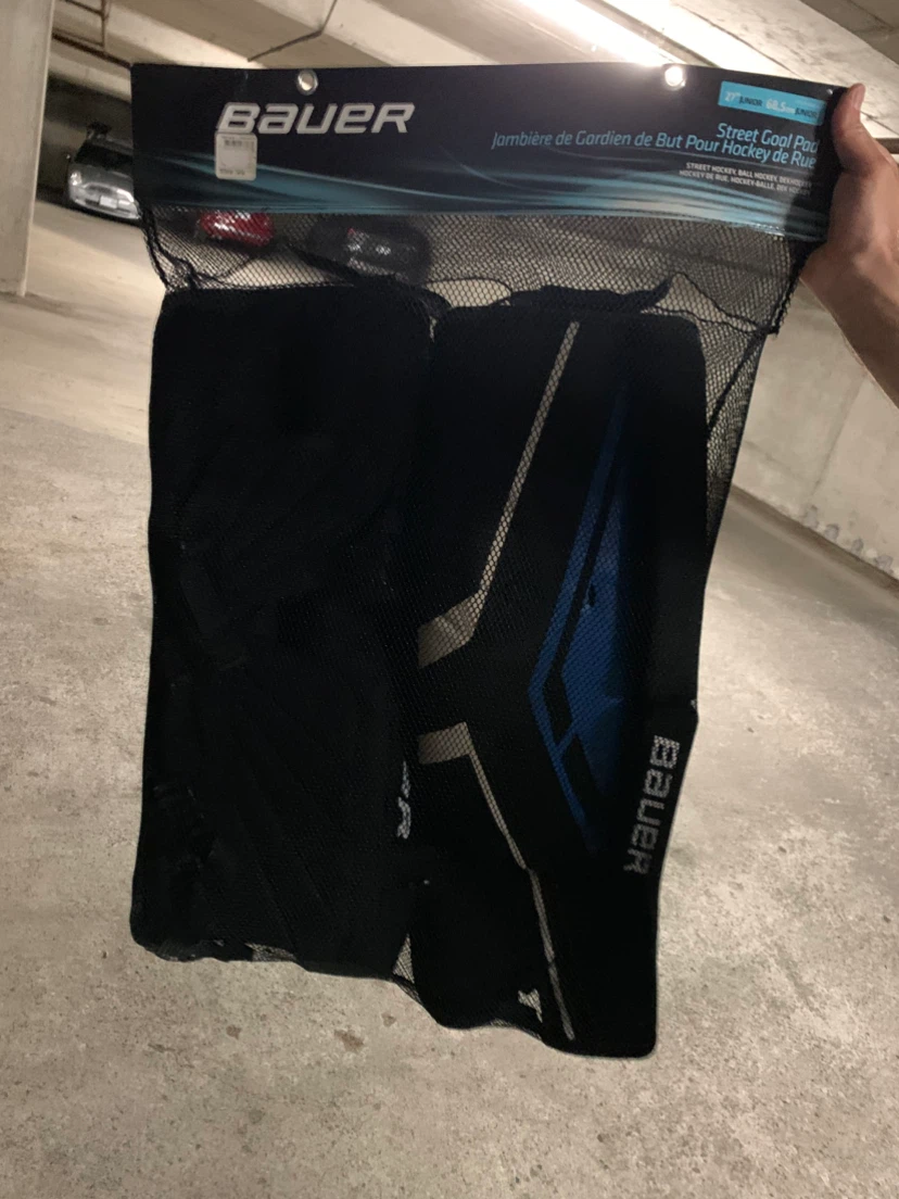 New Bauer Street Goalie Leg Pads Junior