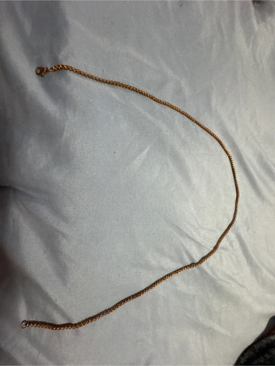 Fake gold necklace nee it gone