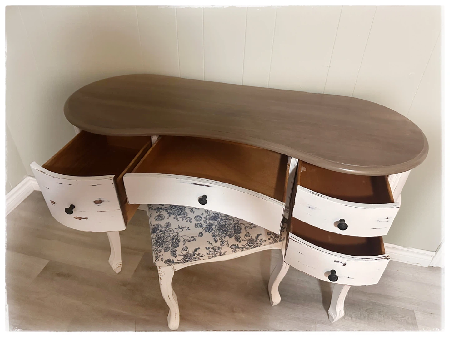 Distressed Vanity Desk with Stool - photo 3