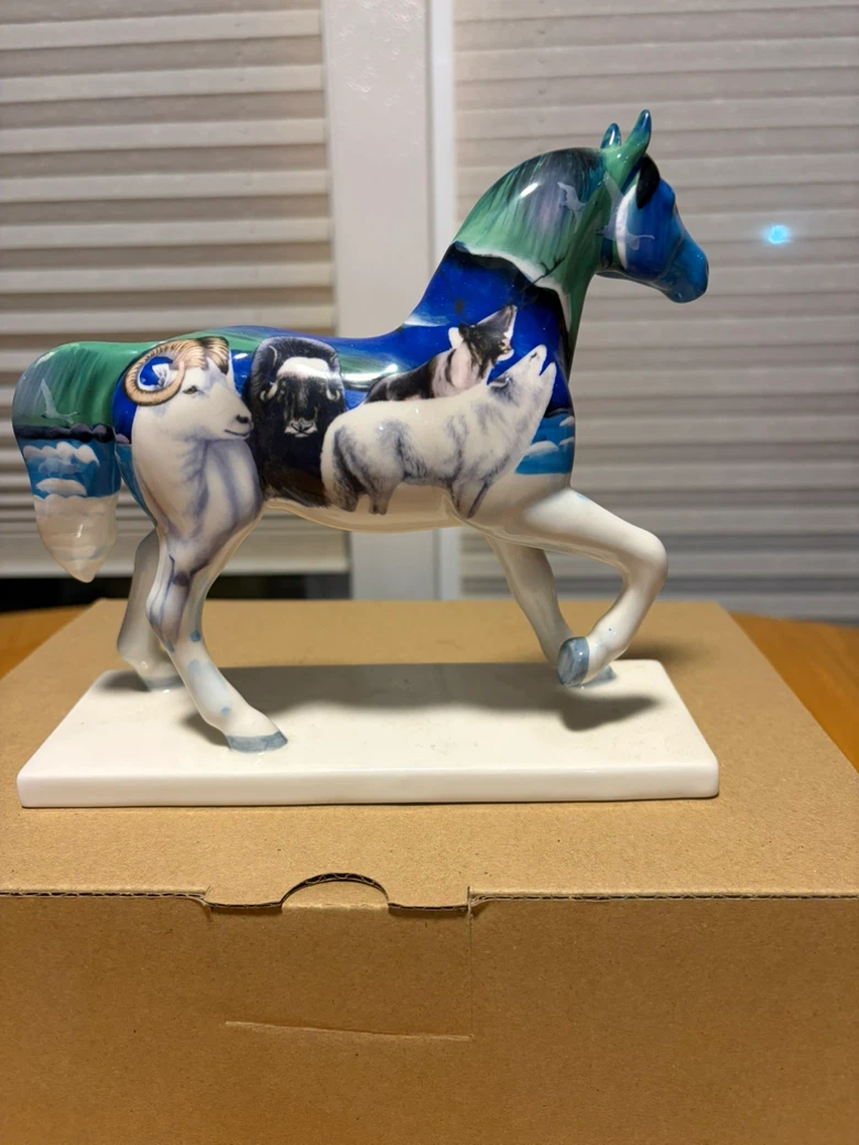 The Trail of Painted Ponies Northern Lights Figurine - photo 3