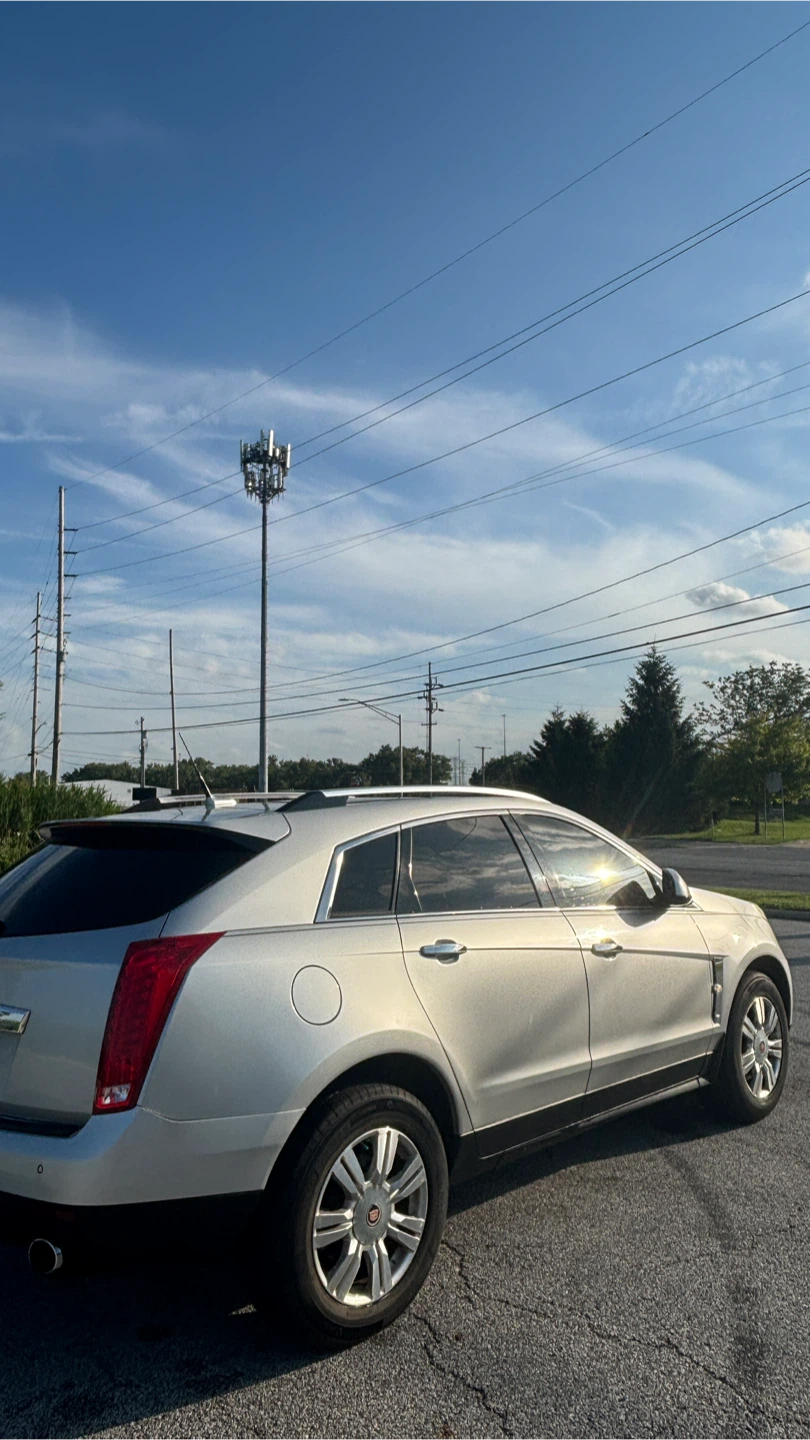 Silver Cadillac SRX Crossover - photo 5