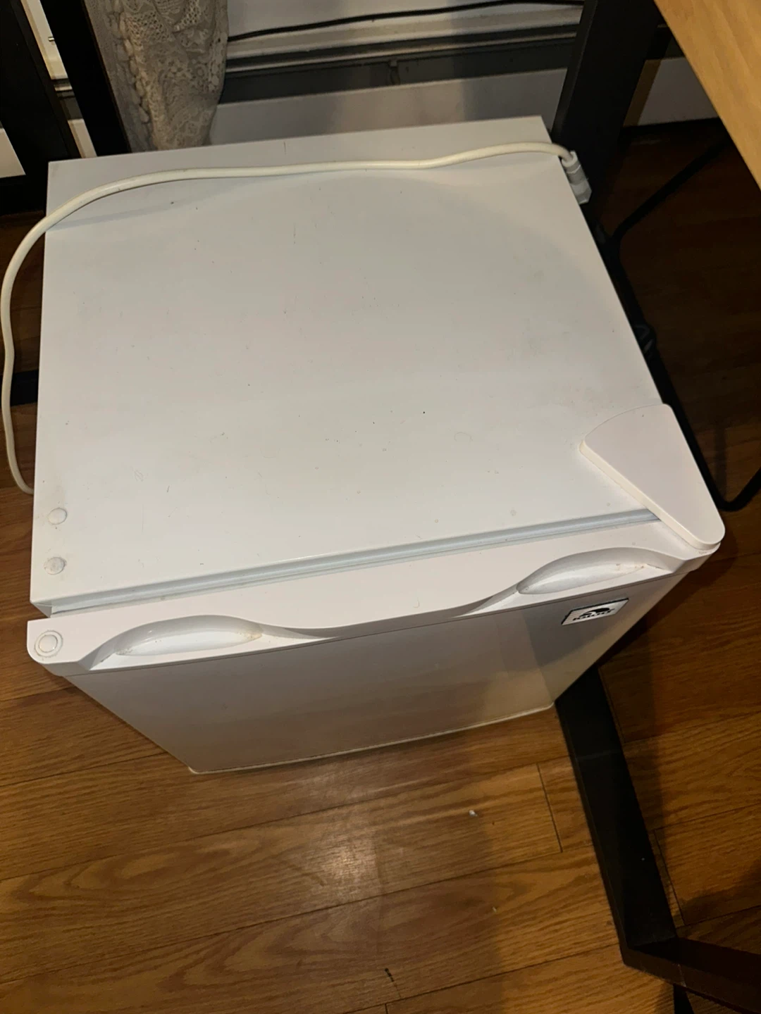 Igloo 1.1 Cu. Ft. Upright Freezer – Excellent Condition - photo 2