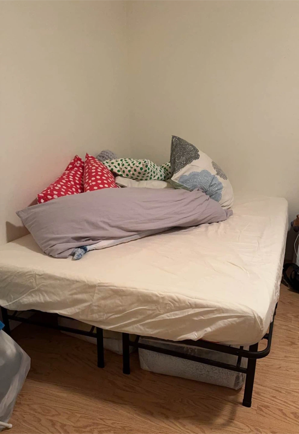 Metal Folding Bed Frame / Mattress Full
