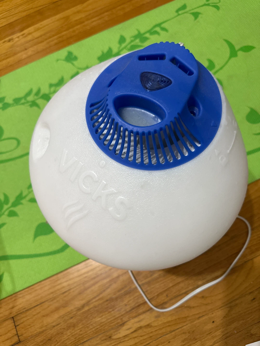 Vicks Warm Steam Vaporizer Humidifier - photo 2