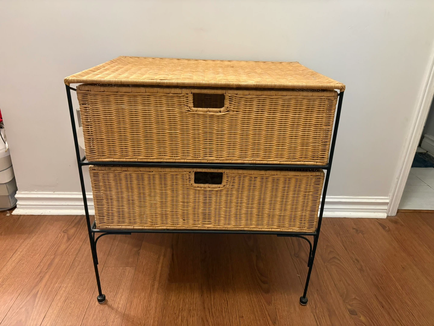 Wicker 2 drawer dresser
