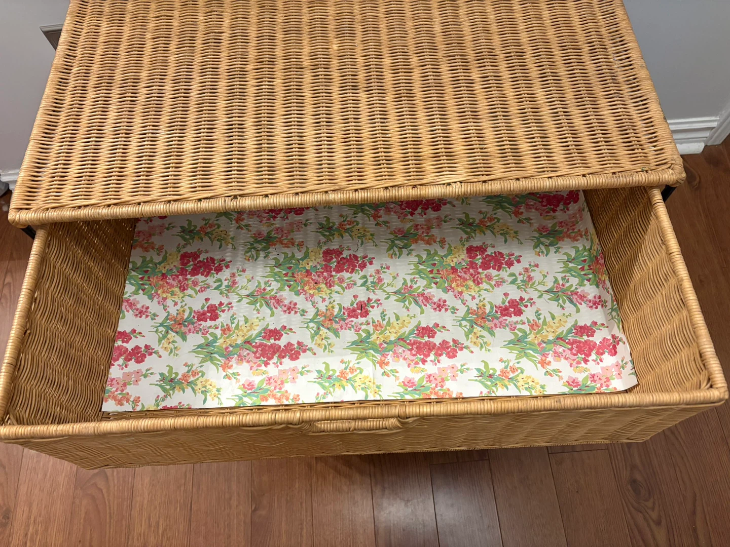 Wicker 2 drawer dresser - photo 3