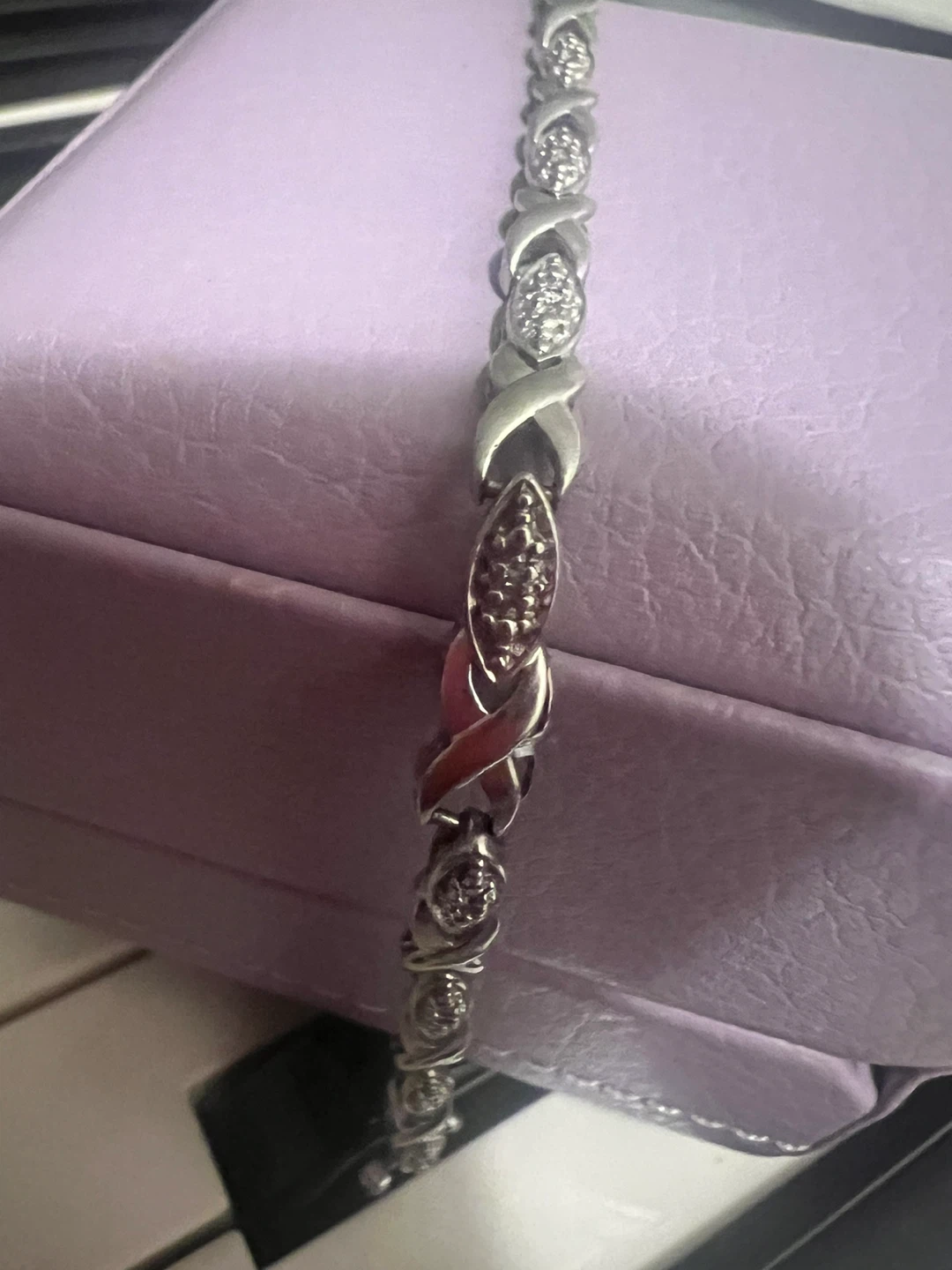 10K Gold Diamond "XOXO" Bracelet - photo 4