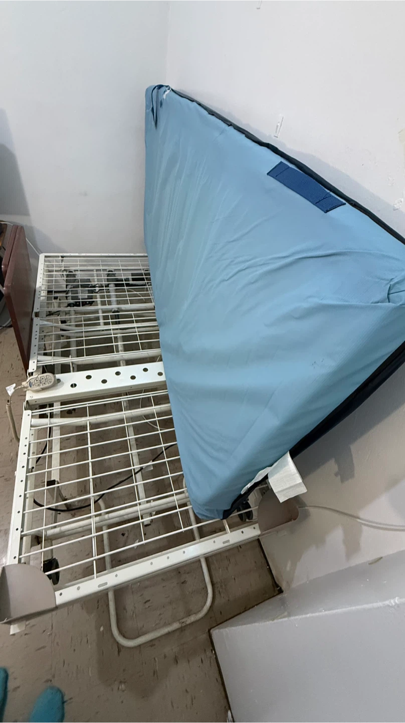 Invacare Continuing Care Hospital Bed IH820-3MDLX - photo 3
