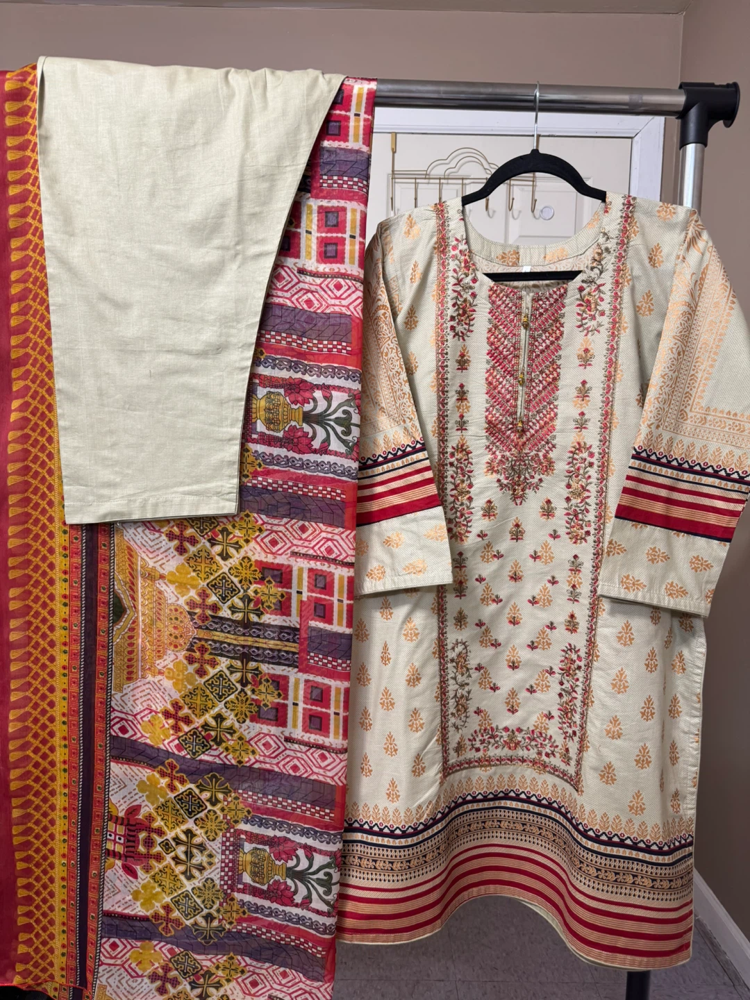 Pakistani cotton embroidered dress - photo 3