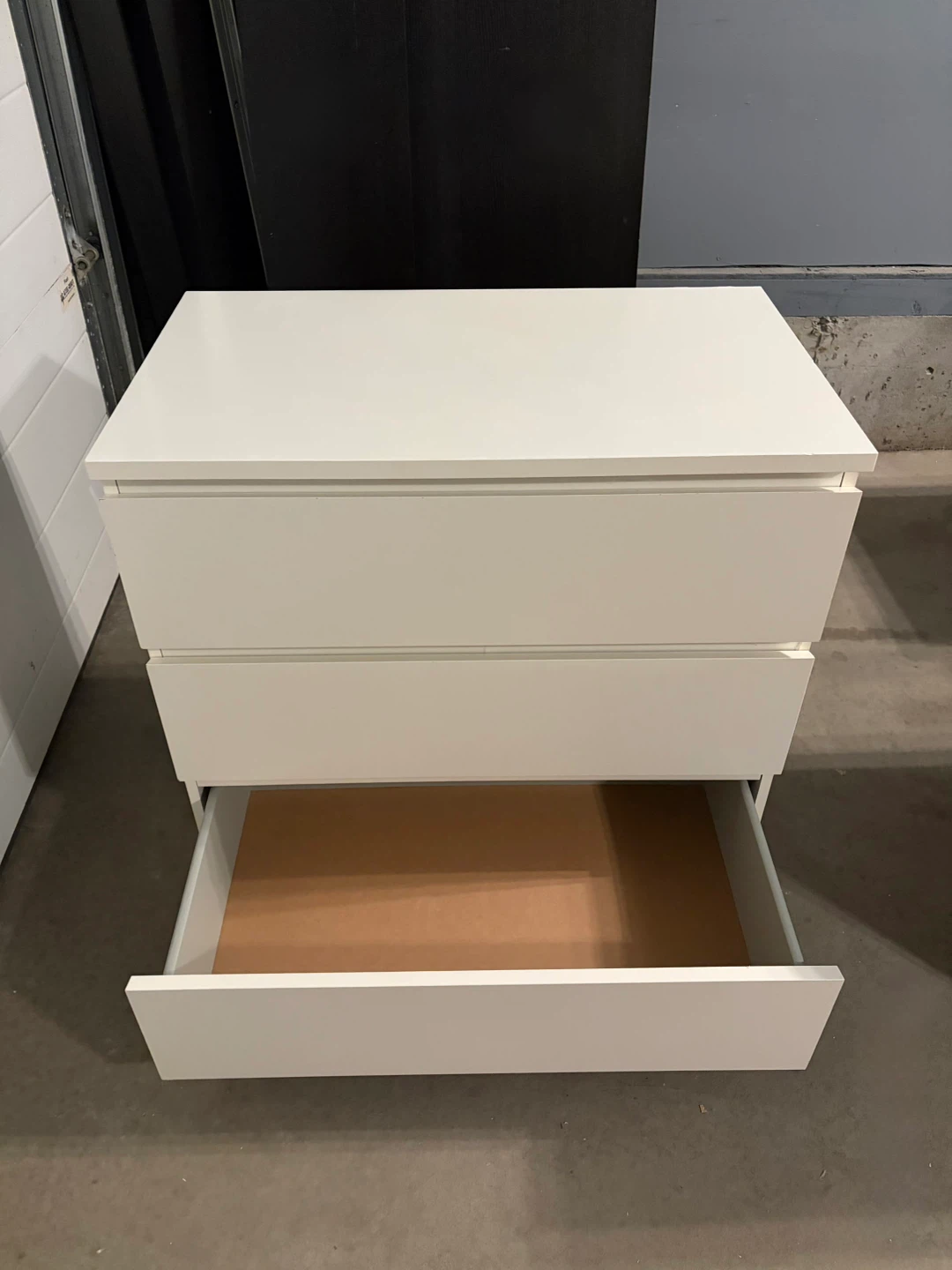 IKEA MALM dresser 3 drawers - photo 4