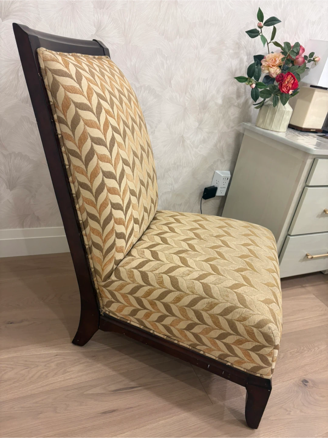 Accent Chair with Leaf Pattern
