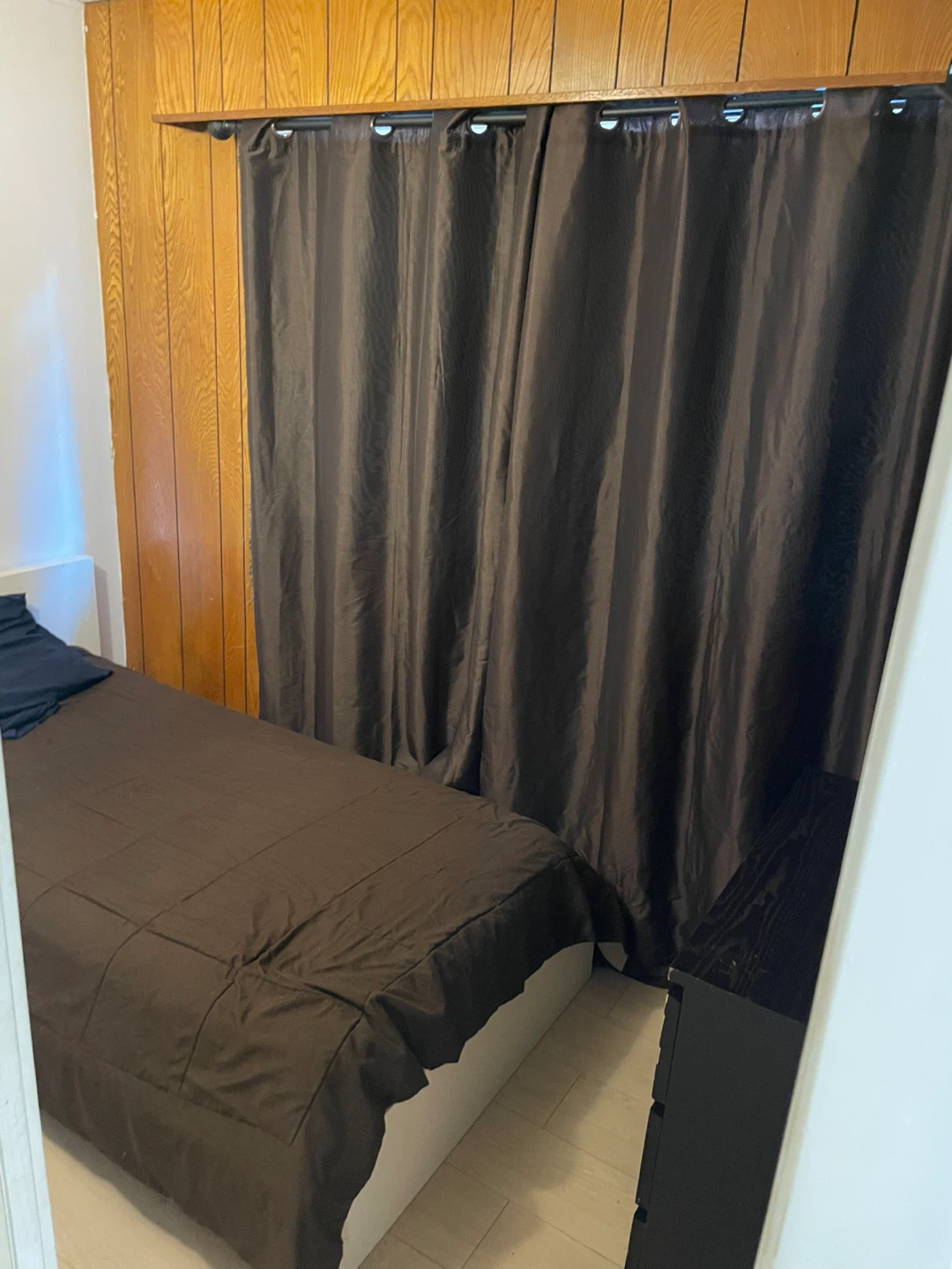 Small room for rent in Vancouver
