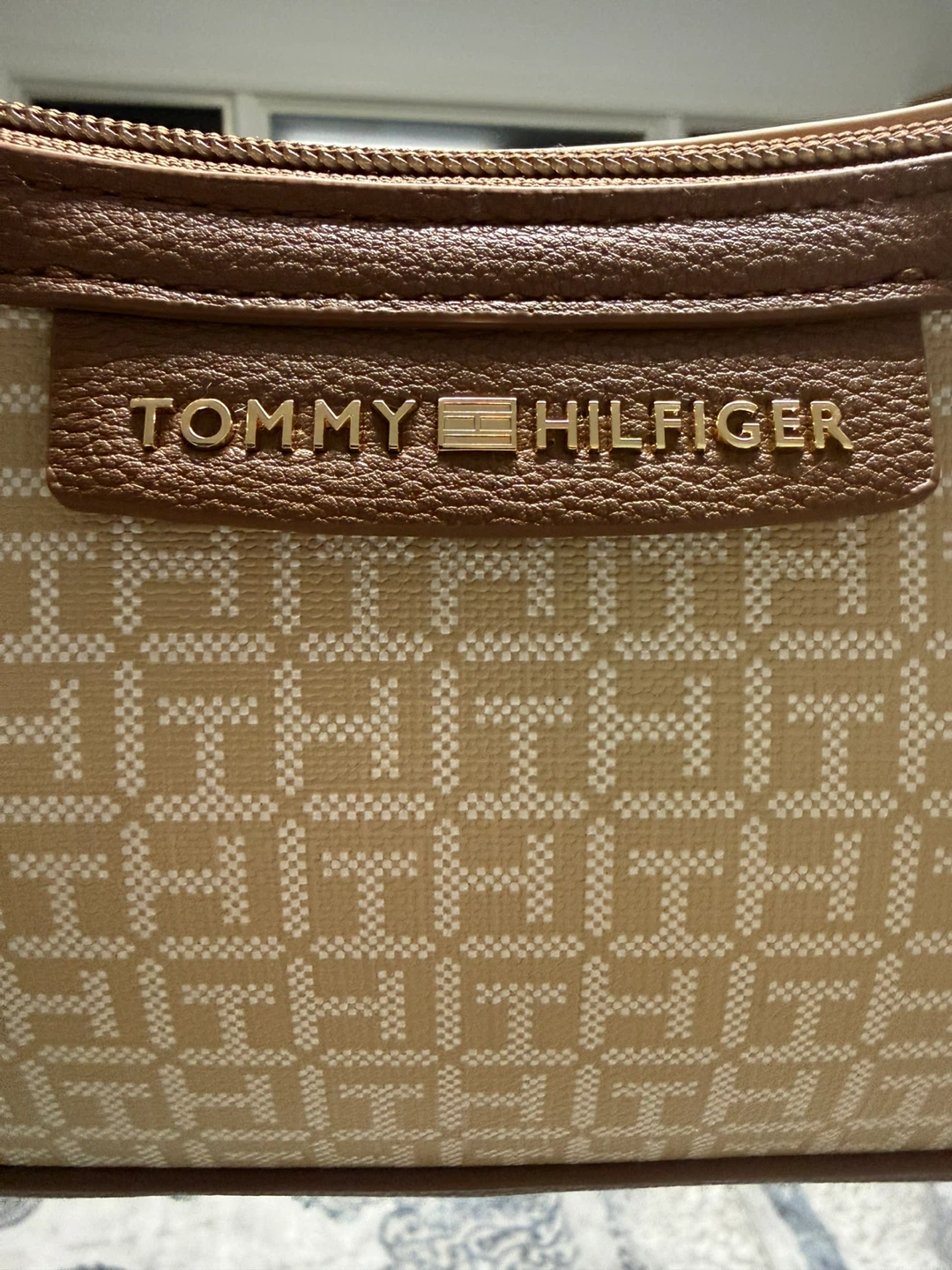 Tommy Hilfiger Monogram Shoulder Bag - photo 5