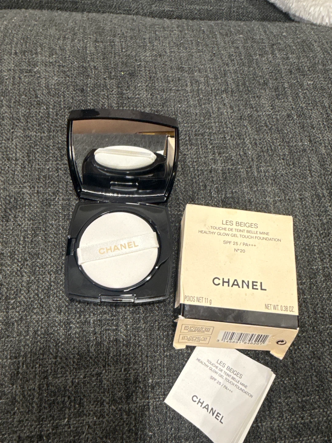 Chanel Les Beiges Healthy Glow Gel Touch Foundation SPF 25 N°20 - photo 5