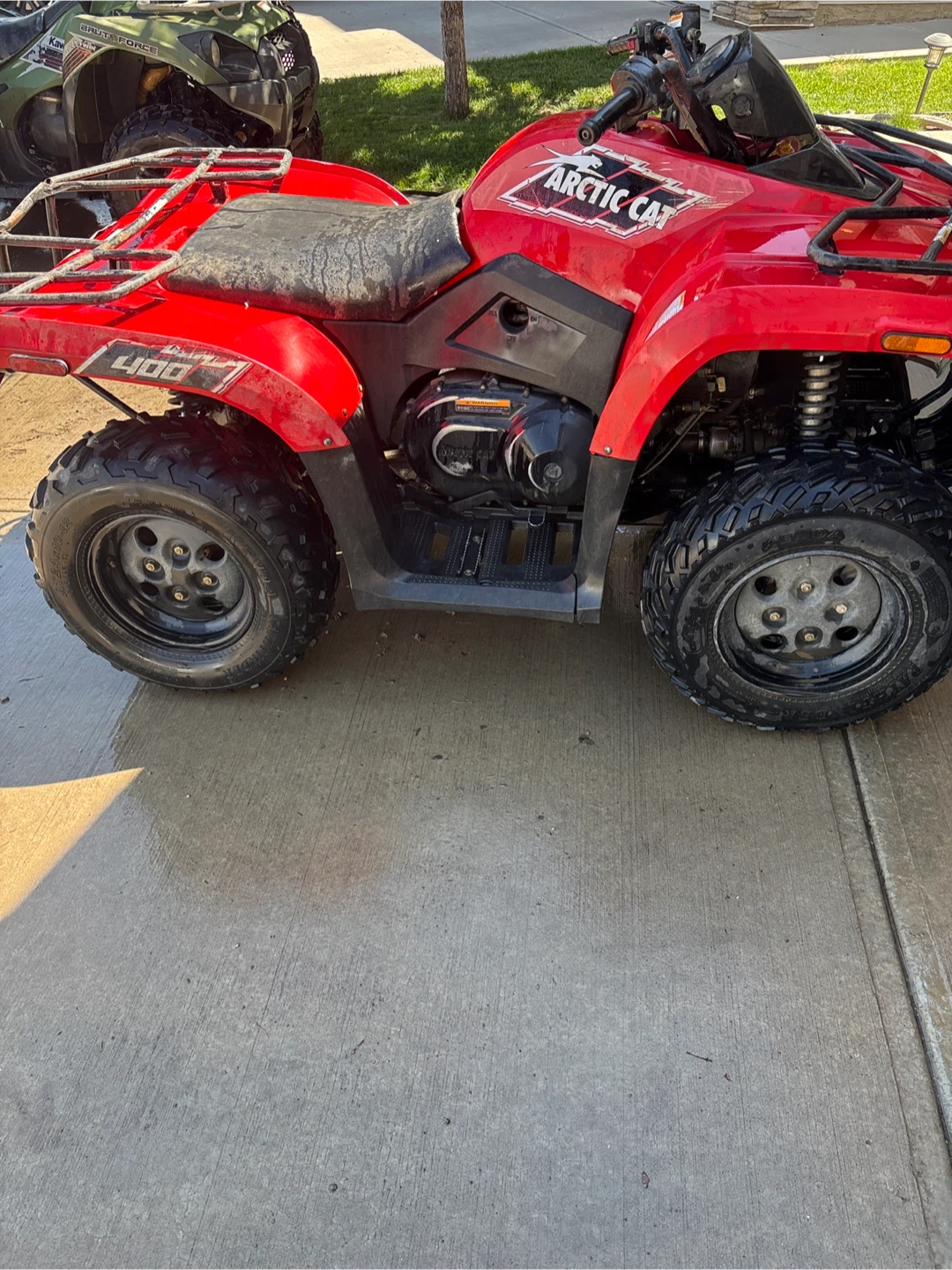 Red Arctic Cat 400 ATV