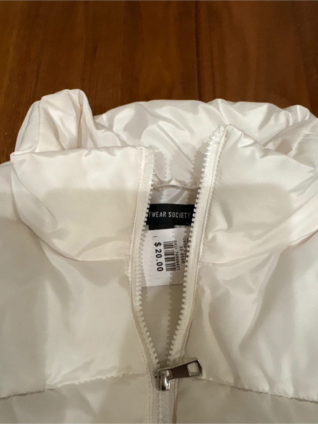 BRAND NEW White Puffer Vest - photo 2