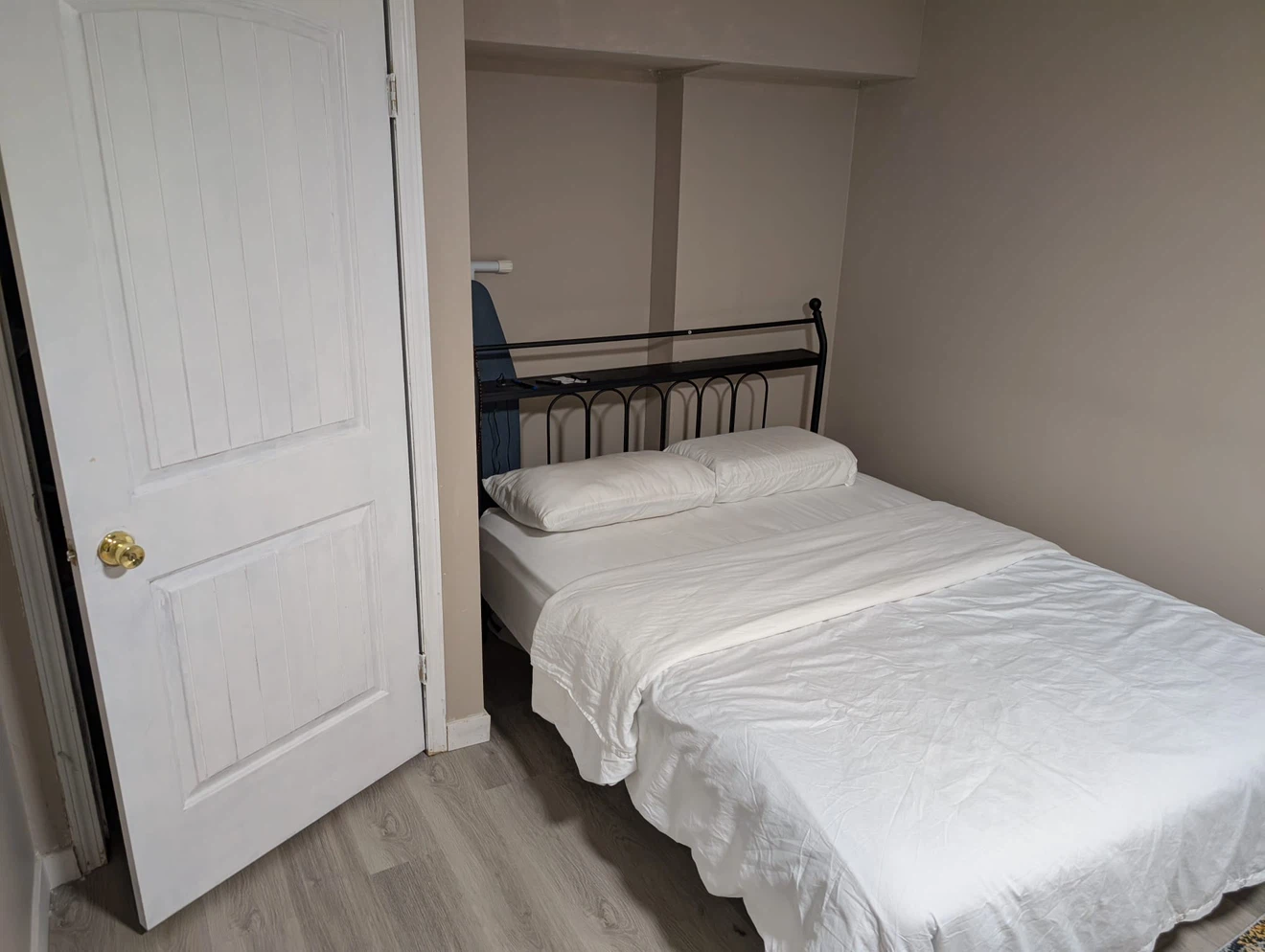 One bedroom basement  rent - photo 2