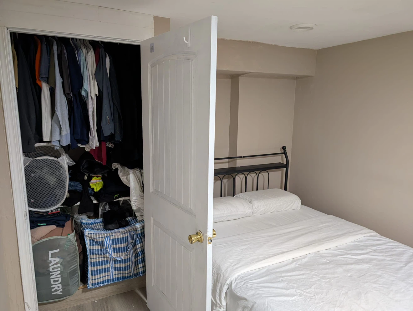 One bedroom basement  rent - photo 3