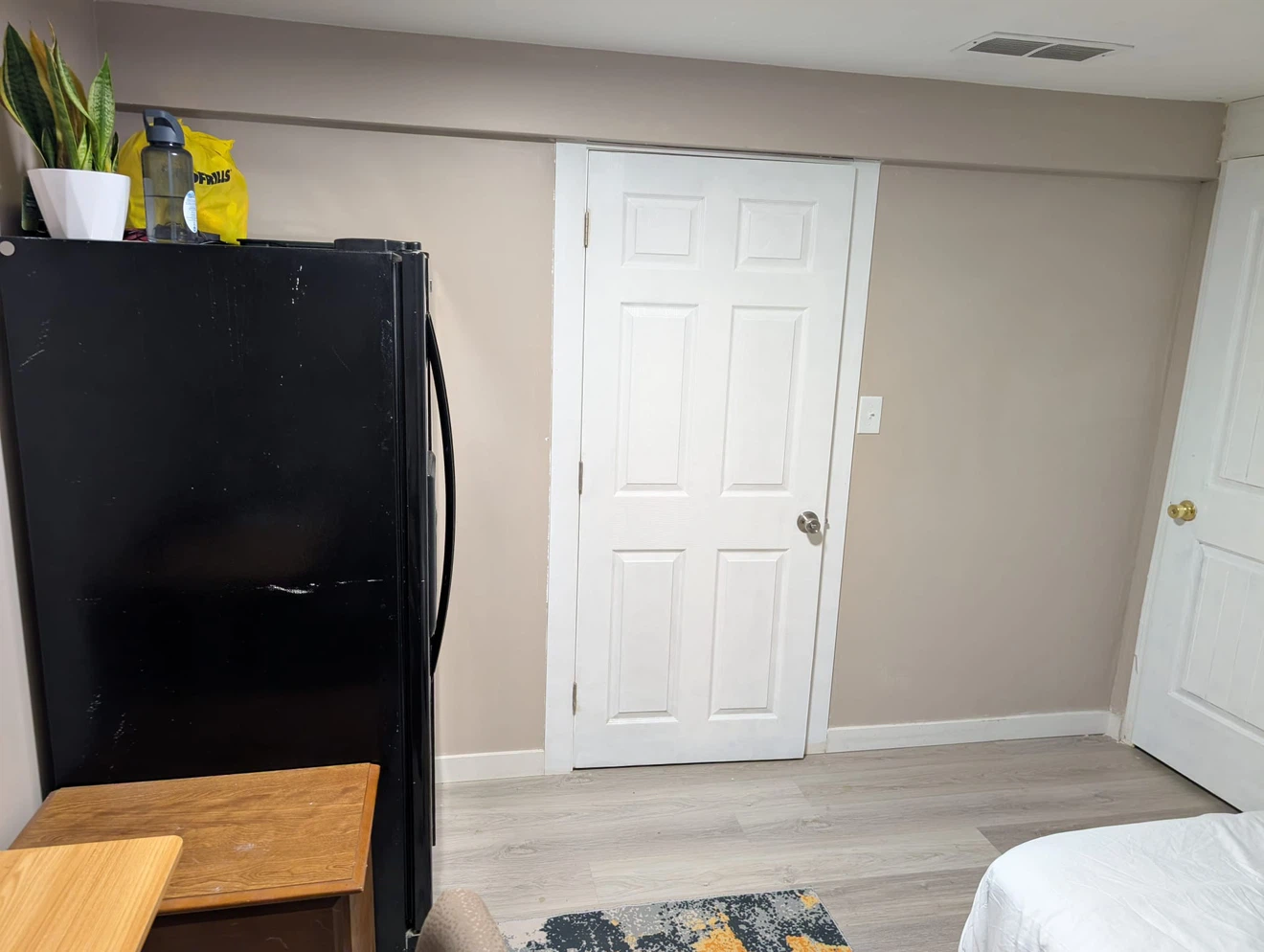 One bedroom basement  rent - photo 4