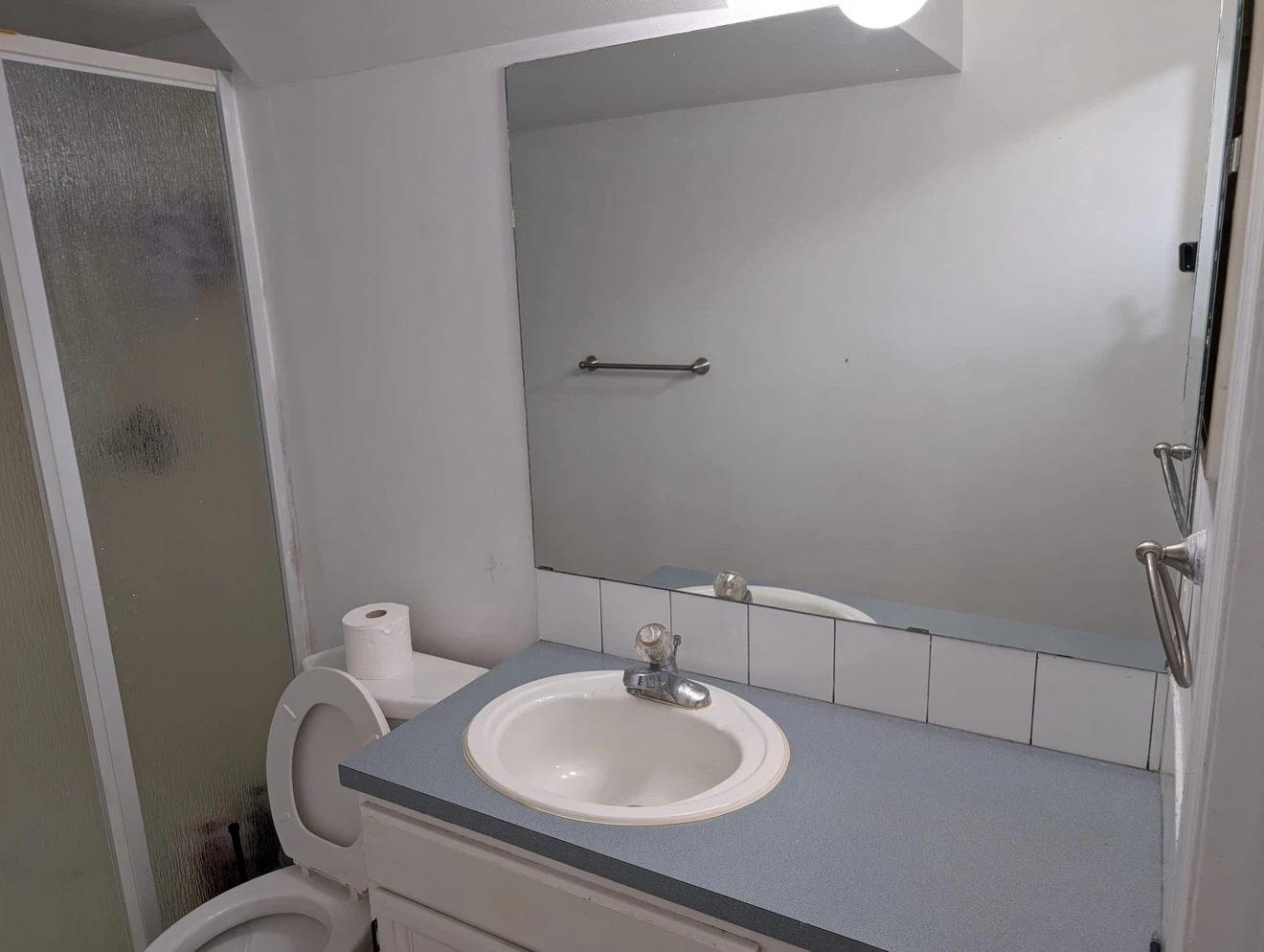 One bedroom basement  rent - photo 5