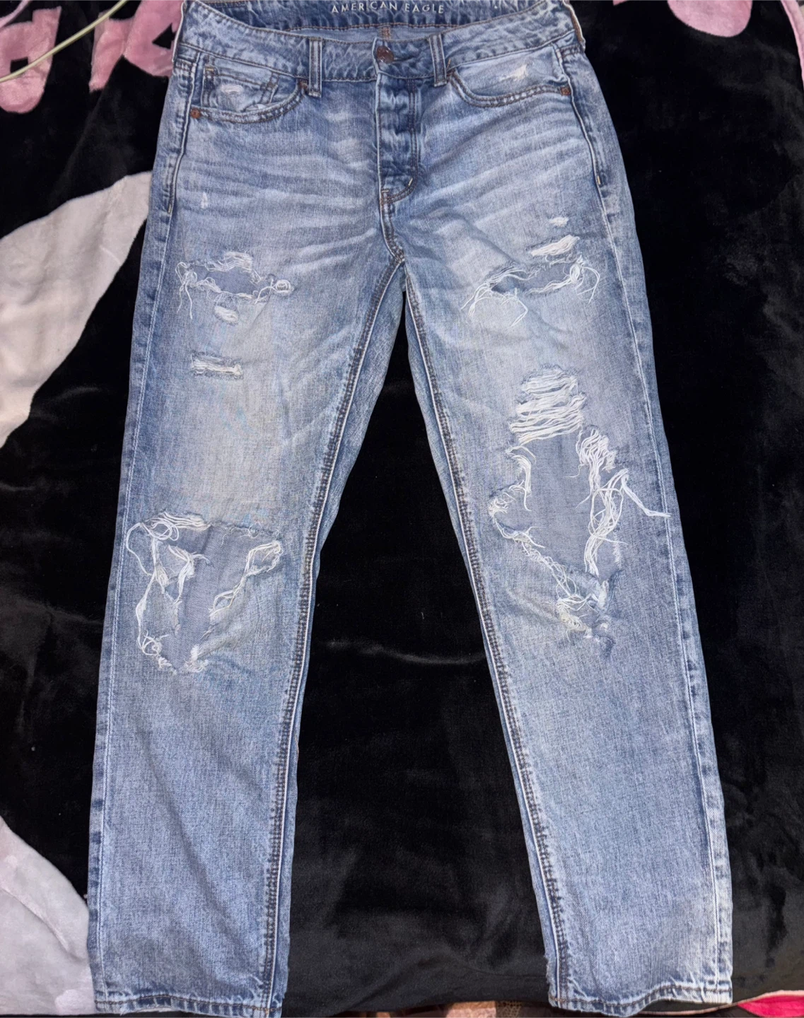 American Eagle "Tomgirl" Distressed Jeans