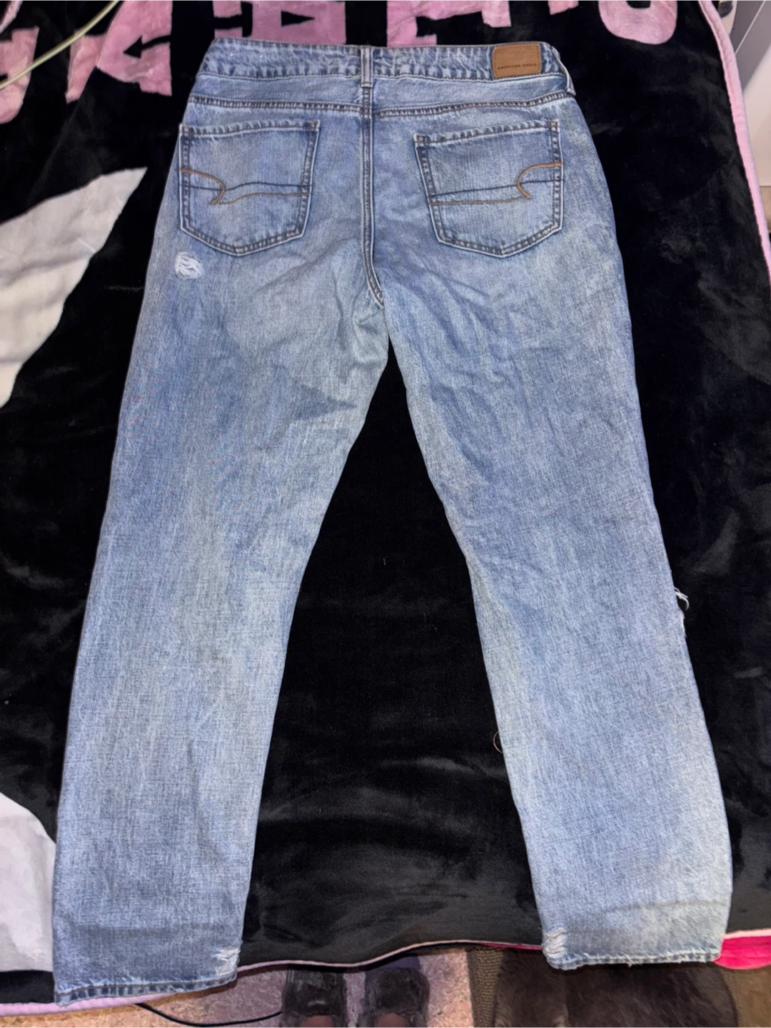 American Eagle "Tomgirl" Distressed Jeans - photo 2