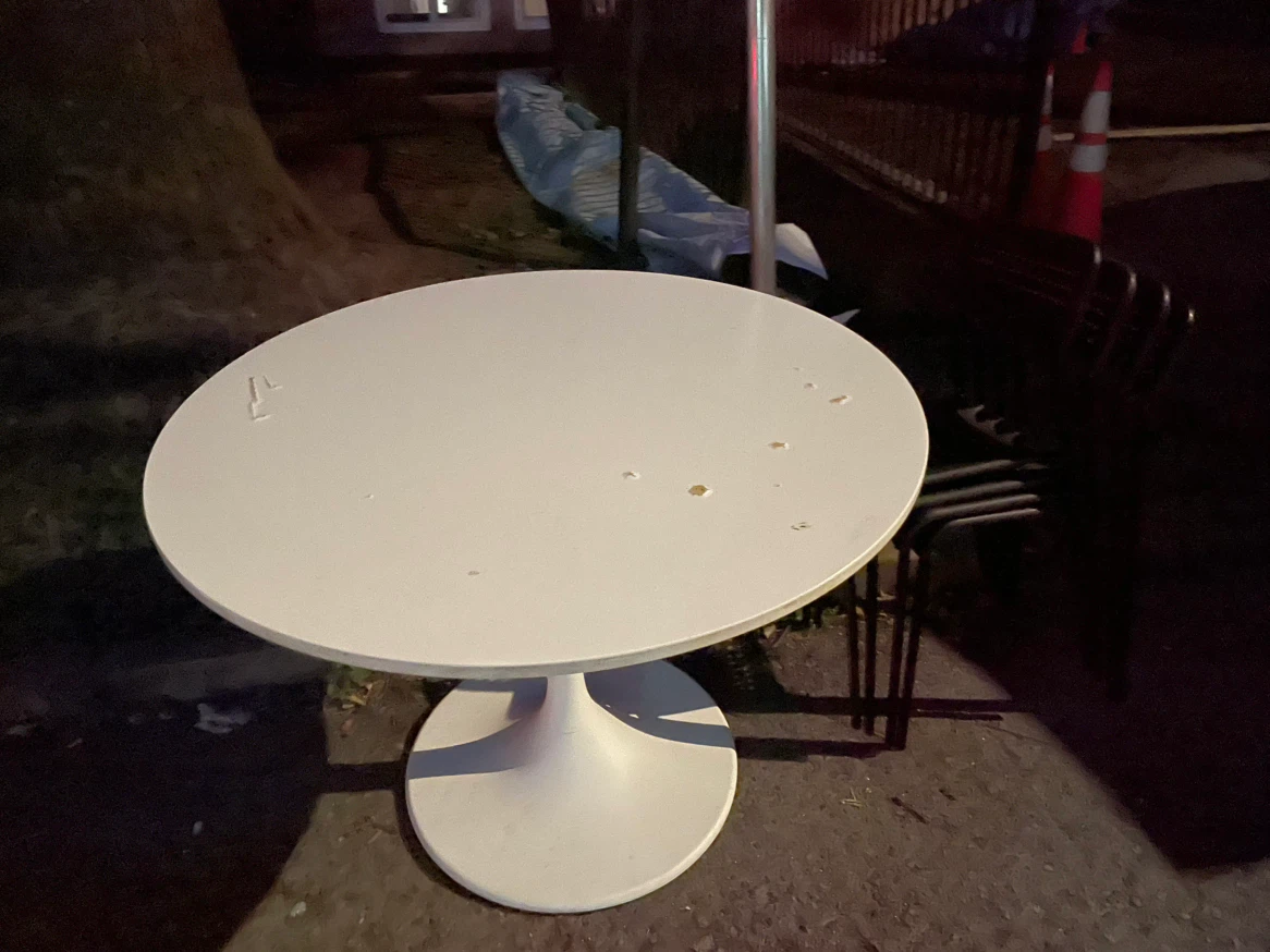White Round Dining Table and chairs